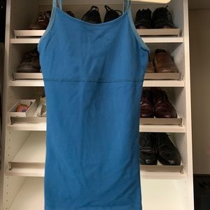 Beyond Yoga shelf bra tank top. Blue. Medium.